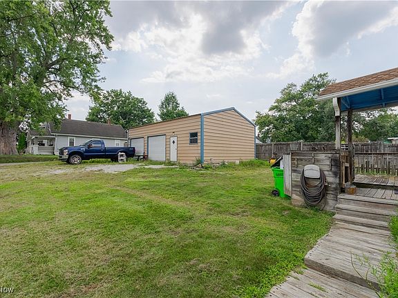 4th image of 1068 Shannon Ave