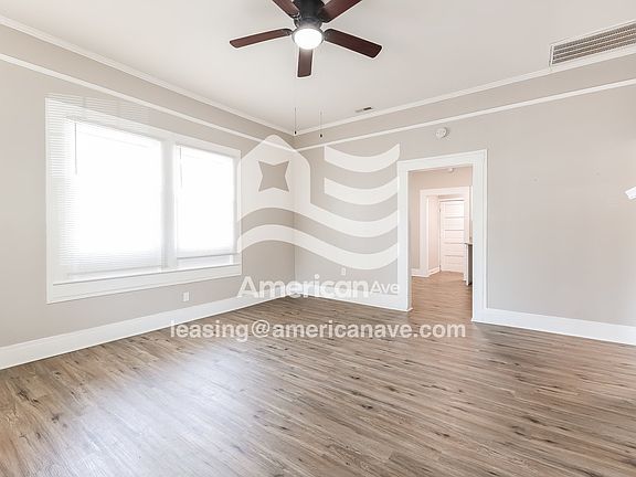 1443313_003_living_room_13661398.jpg