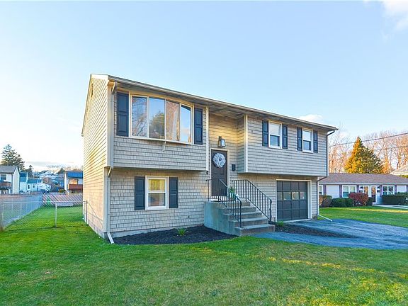 2nd image of 55 Royal Ave
