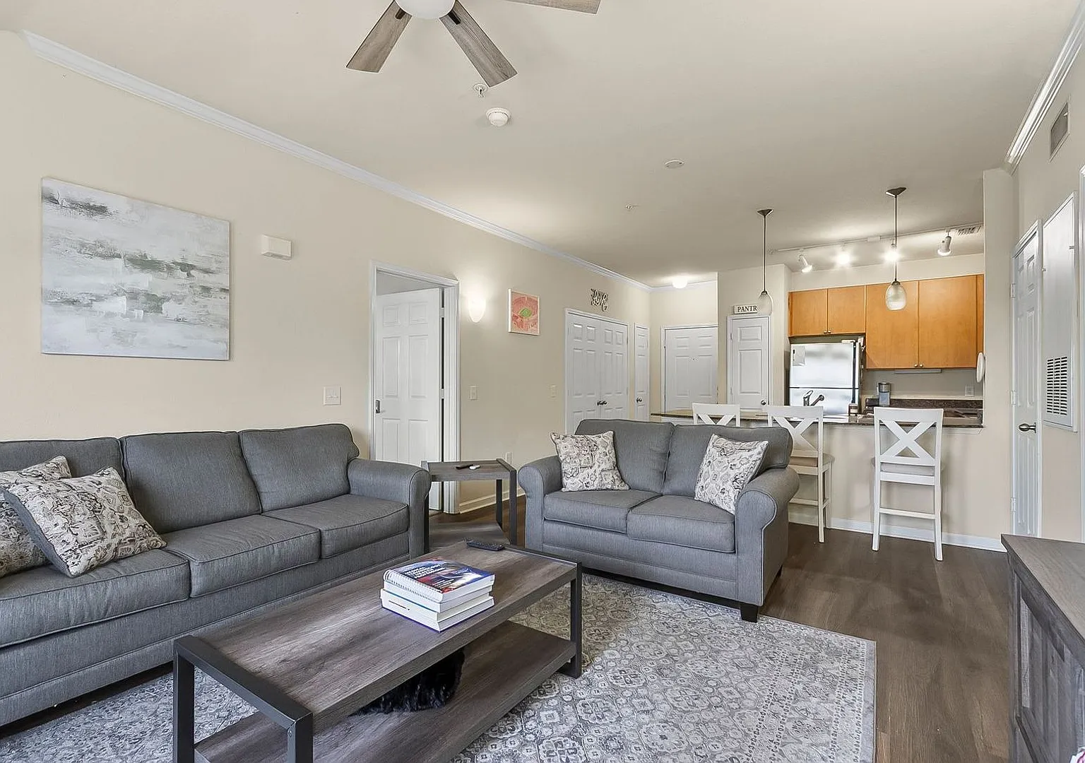 Midtown Village 2 Bed 2 Bath Condo! Available July! — Photo 3