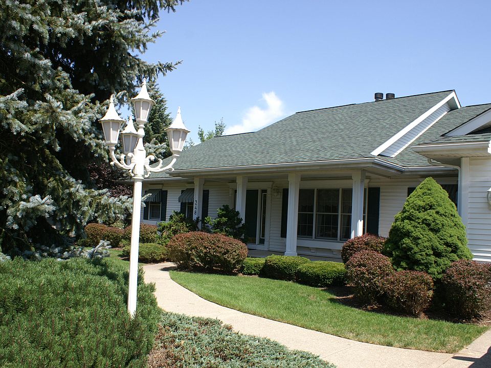 1st image of 348 Stonehenge Dr SW