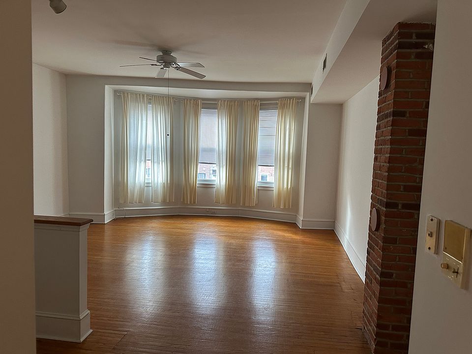1st image of 923 S 11th St Floor 2