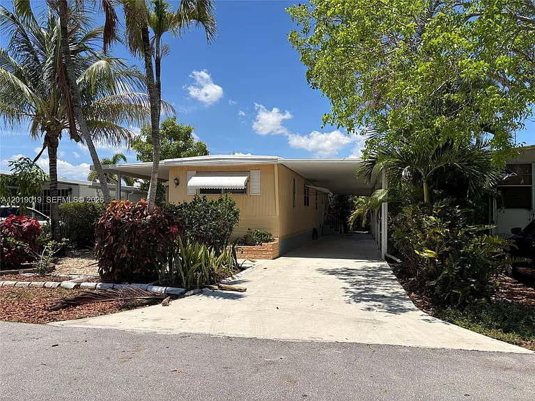 2939 W Marina Dr #- — Photo 2
