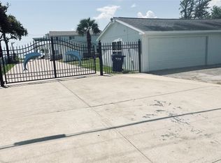 8720 Ocean Dr, Baytown, TX 77523