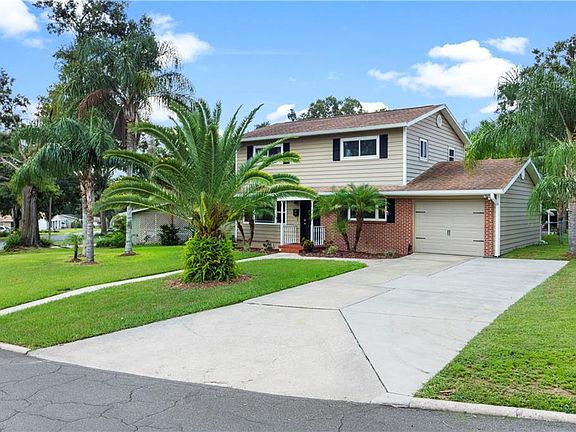 3rd image of 3129 Carleton Cir E