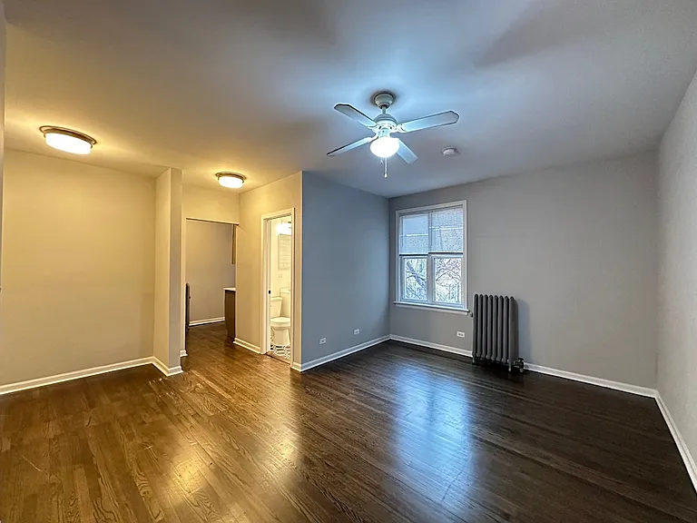 914 W Dakin St #211 — Photo 11