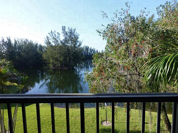 View of the Lake from Lanai