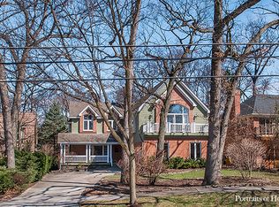 678 Essex Rd, Glen Ellyn, IL 60137