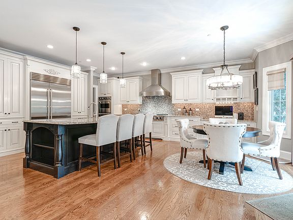 5th image of 218 Coolidge Pl