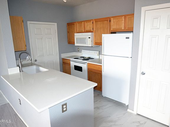 5th image of 5401 E VAN BUREN Street #3110