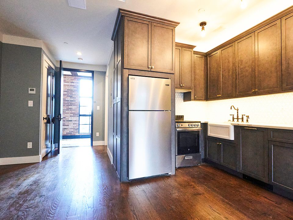 1st image of 61 Metropolitan Ave #510