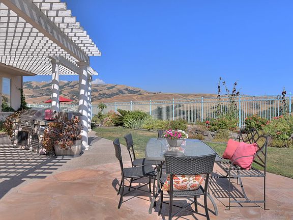 4th image of 5840 Algonquin Way