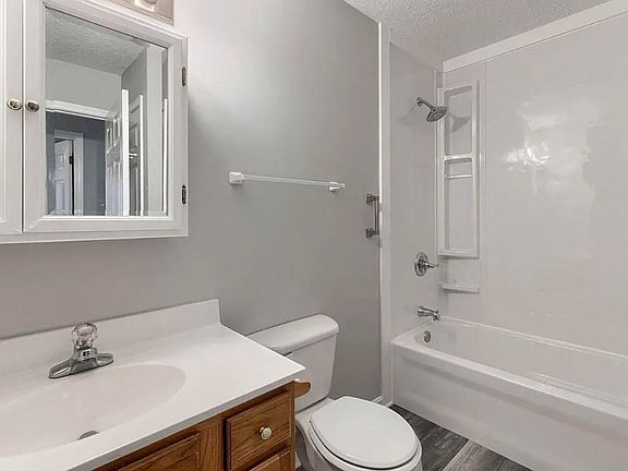 3rd image of 2228 Berkshire Dr
