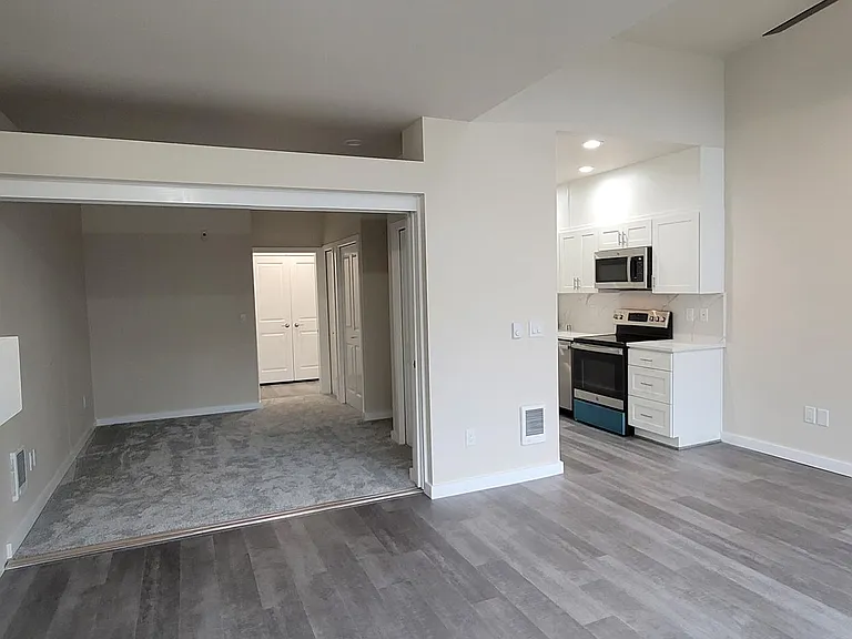 Main Place Apartments — Photo 8