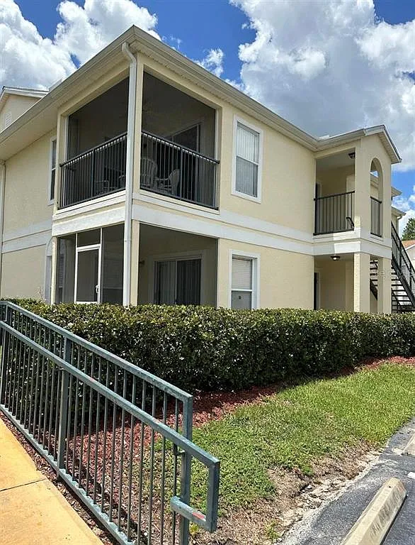 3 bed, 2.0 bath, 1245 sqft, $1,800 — Photo 2