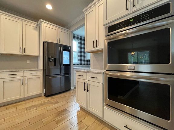 4th image of 3296 Cypress Walk Pl