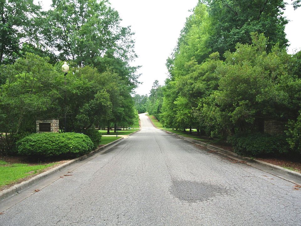 2nd image of 2112 Beverly Dr