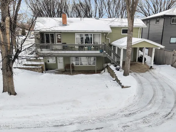 1328 N 18th St, Bismarck, ND 58501