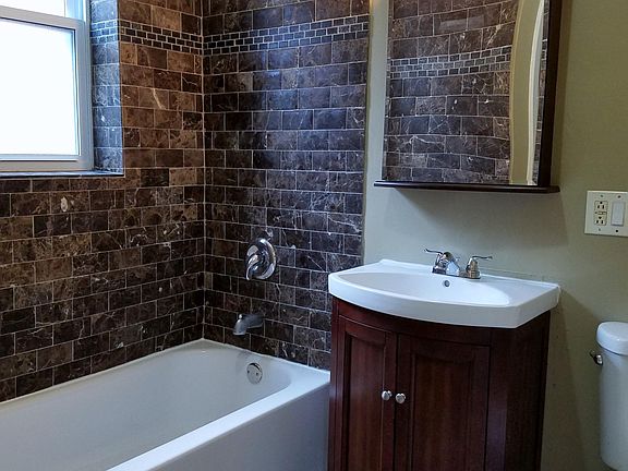 5th image of 4440 N St Louis Ave APT 2