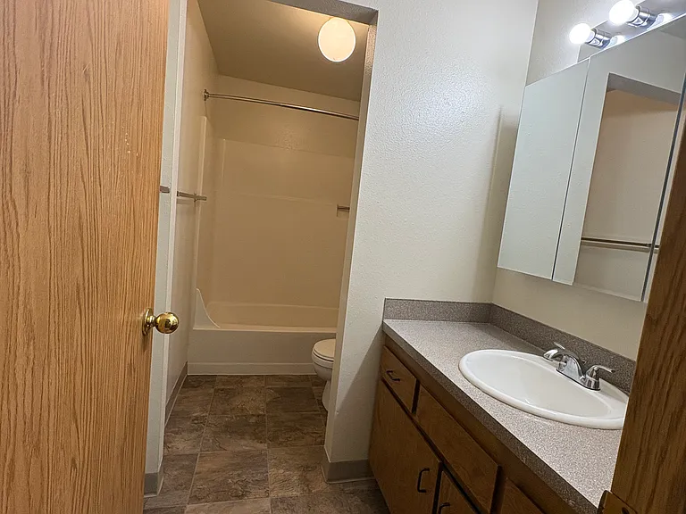 Chestnut Place Apartments — Photo 21