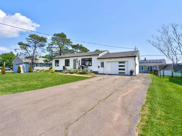 273 Centennial Dr, Summerside, PE C1N 4M2