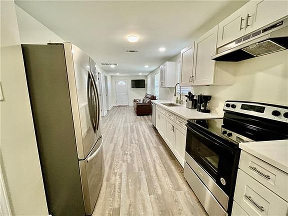 4th image of 118 Trueil Ln