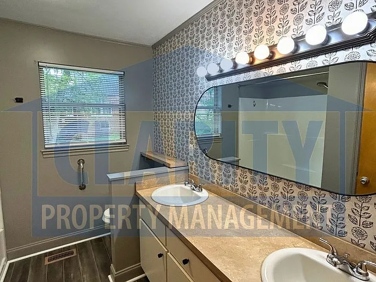 4035 Ocoee St N — Photo 21