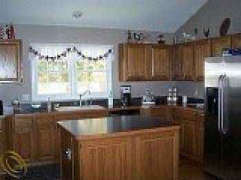 2nd image of 16930 Country Knoll Dr