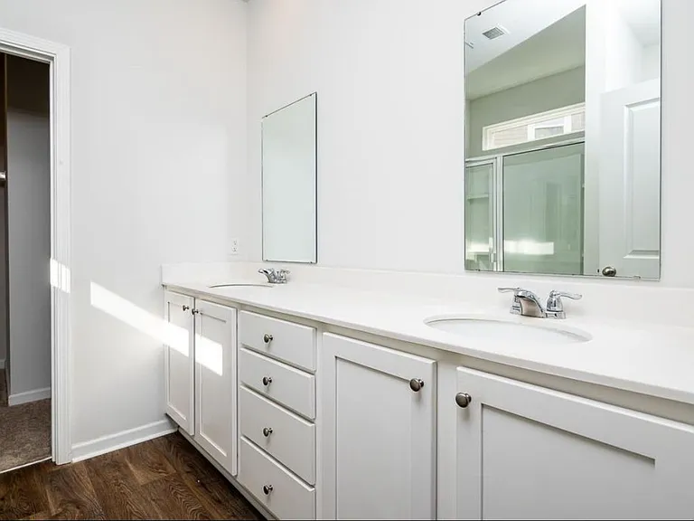 833 Kirby Ct — Photo 8