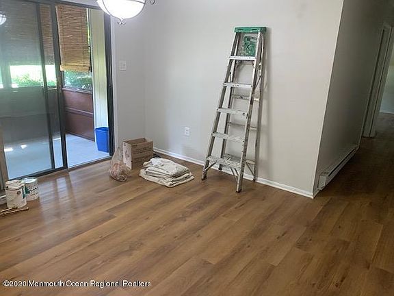 3rd image of 127 Amberly Dr Unit D