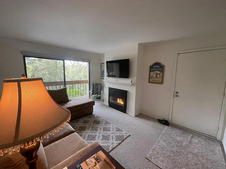 2202 Golden Oaks Ln — Photo 7