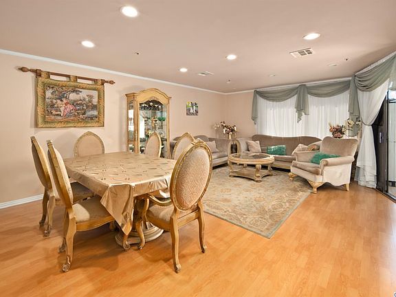 3rd image of 1247 E Wilson Ave APT 9