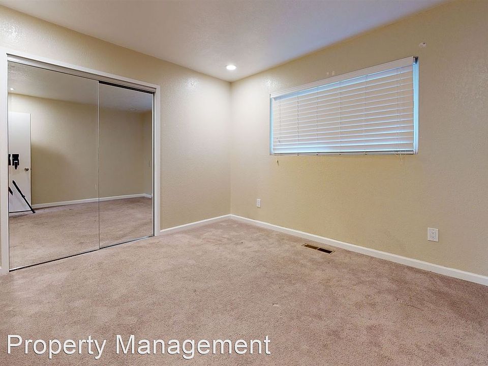 1st image of 802 Sunset Dr APT E