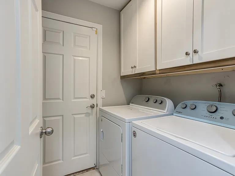 2297 Warfield Way #A — Photo 22
