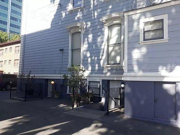 2nd image of 1021 H St APT 3