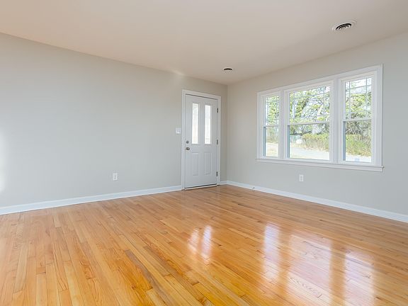 5th image of 2812 Florida Ave NW