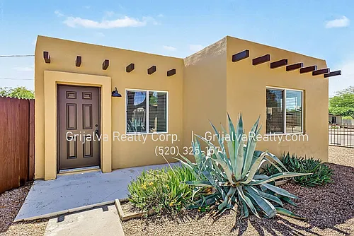 Floor plan 3015 E La Madera Dr