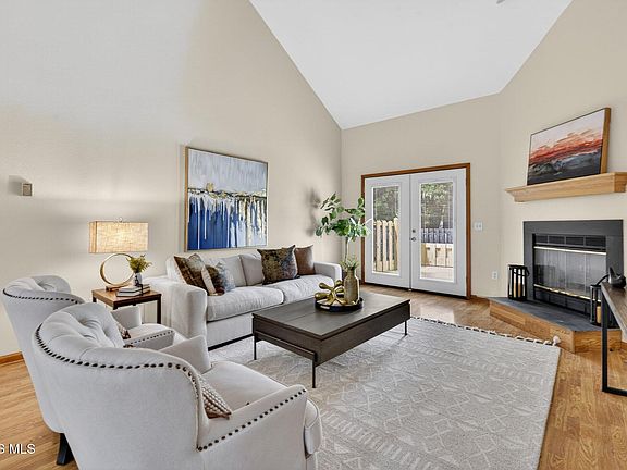 3rd image of 3134 Evergreen Rd