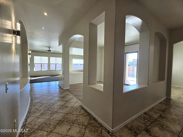 7291 N Basie Ct — Photo 3