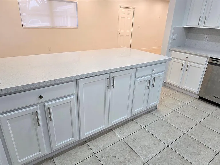 6500 SW 82nd Ave — Photo 10