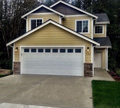 2nd image of 780 Courage Ct SE