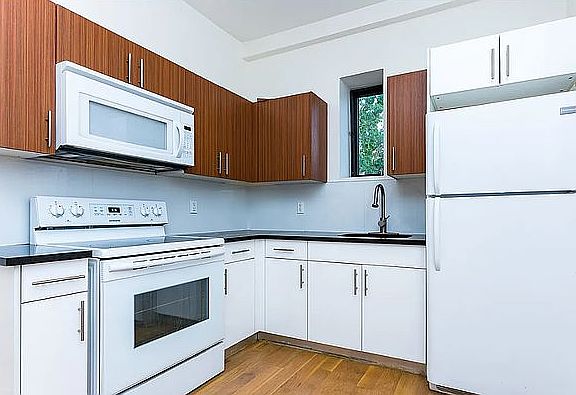 2nd image of 396 Cornelia St #2F