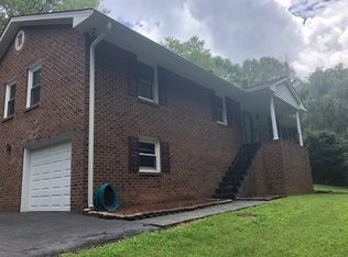 111 Cascade Dr, Vinton, VA 24179