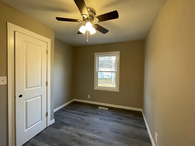 1213 E Wayland St — Photo 11