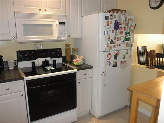 4th image of 2881 N Pine Island Road #2