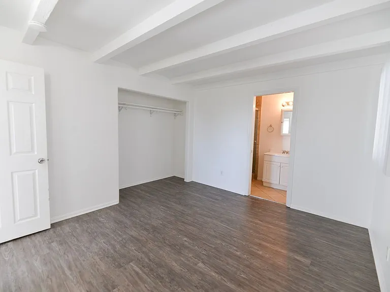 2601 S. El Camino Real — Photo 21