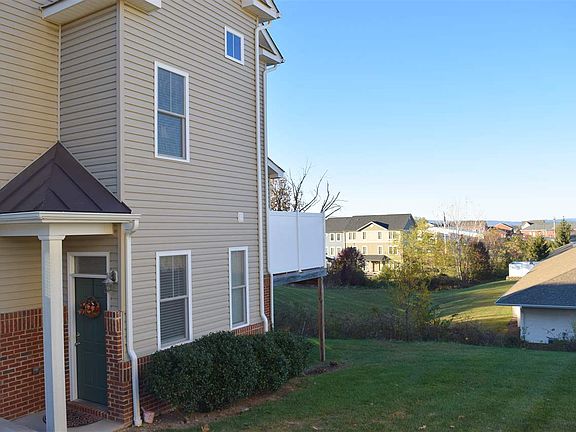 3rd image of 369 Blue Stone Hills Dr