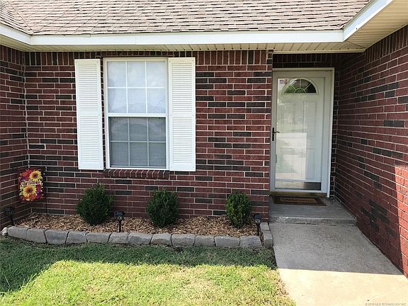 2nd image of 30996 Prairie Pl