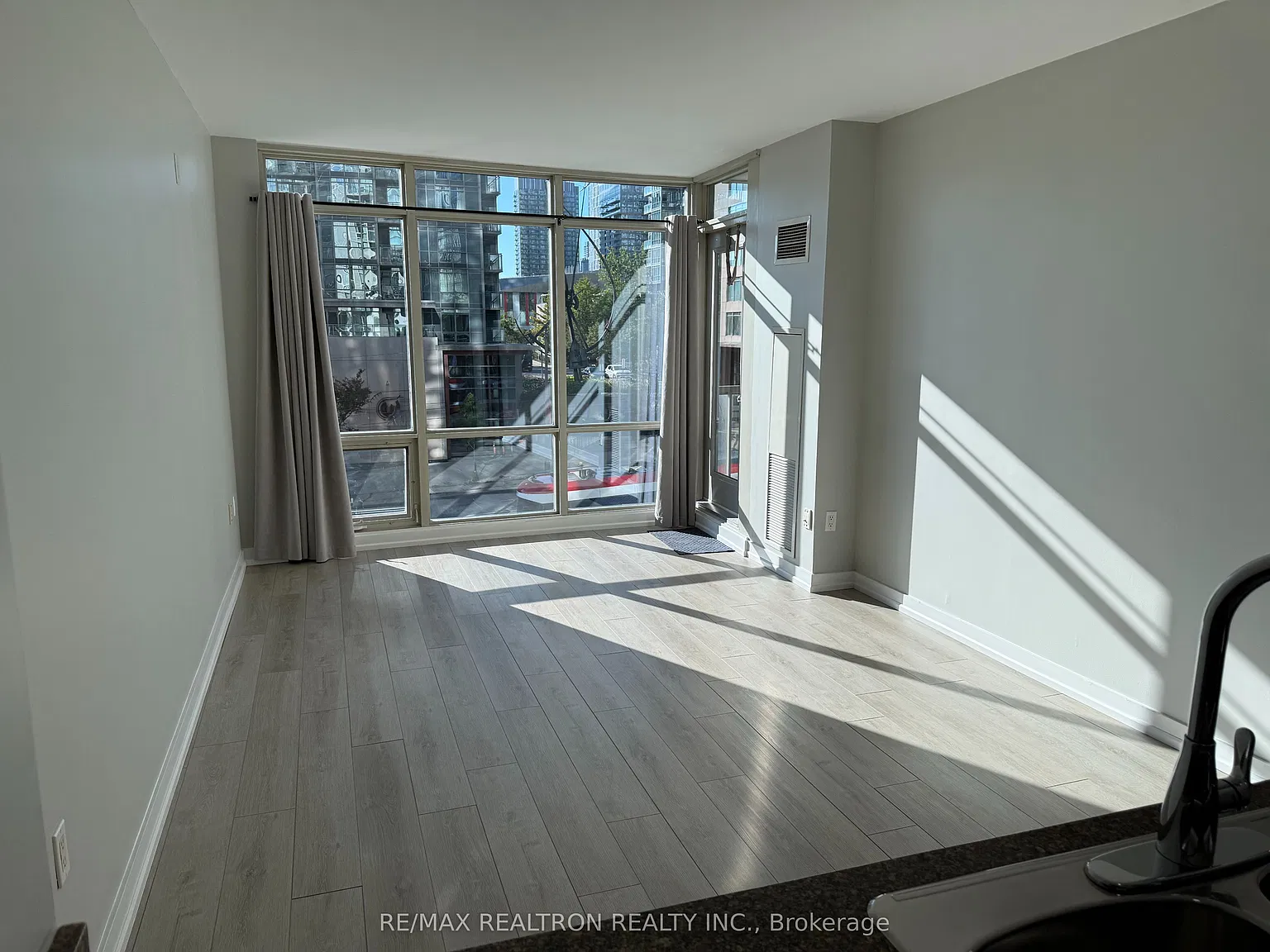 Harbour View Estates 11 — Photo 4