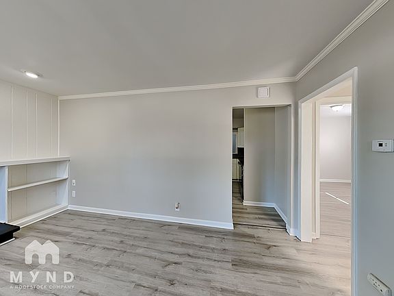5th image of 1026 Elaine Rd